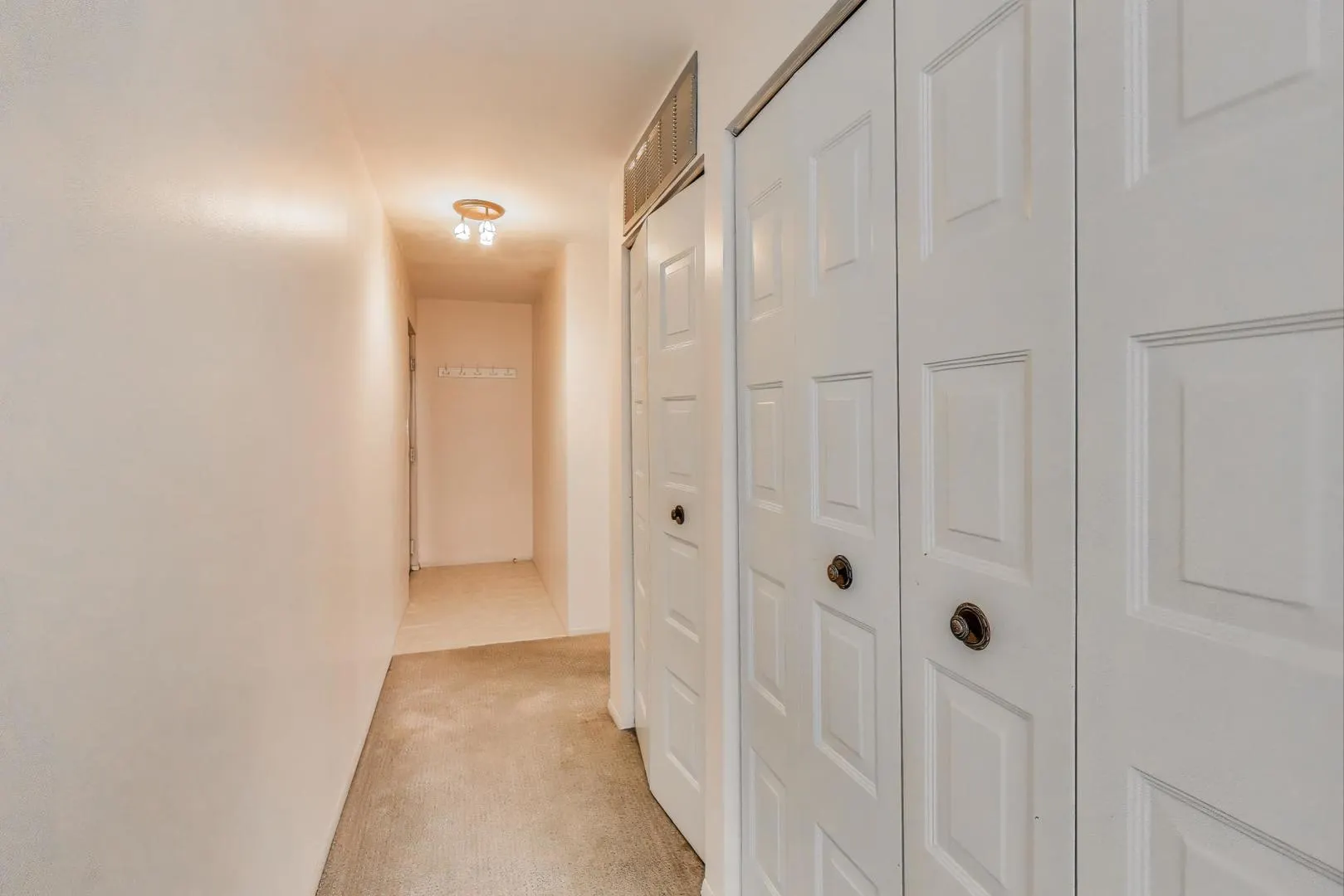 221 N KENILWORTH Avenue 105 IL