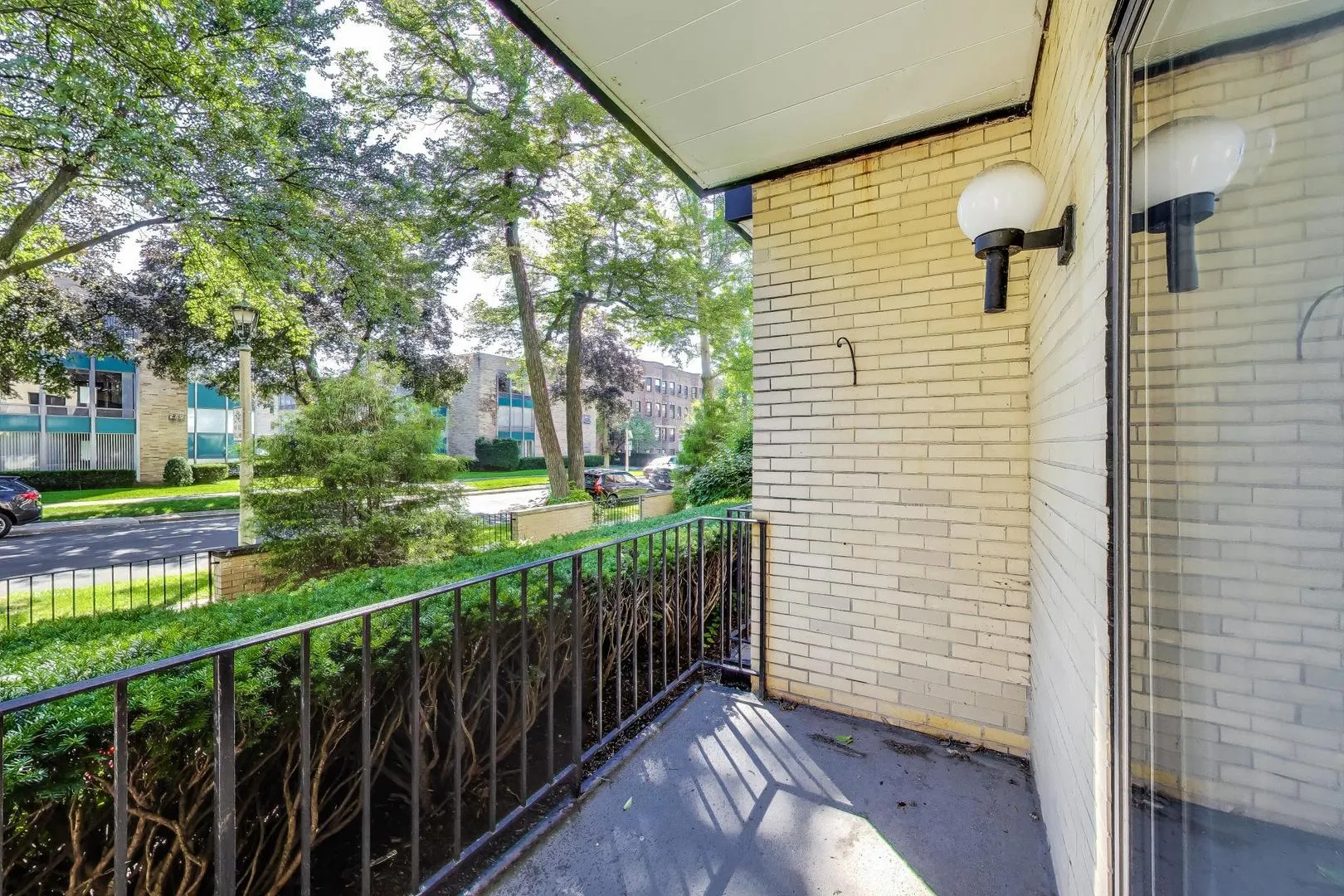 221 N KENILWORTH Avenue 105 IL