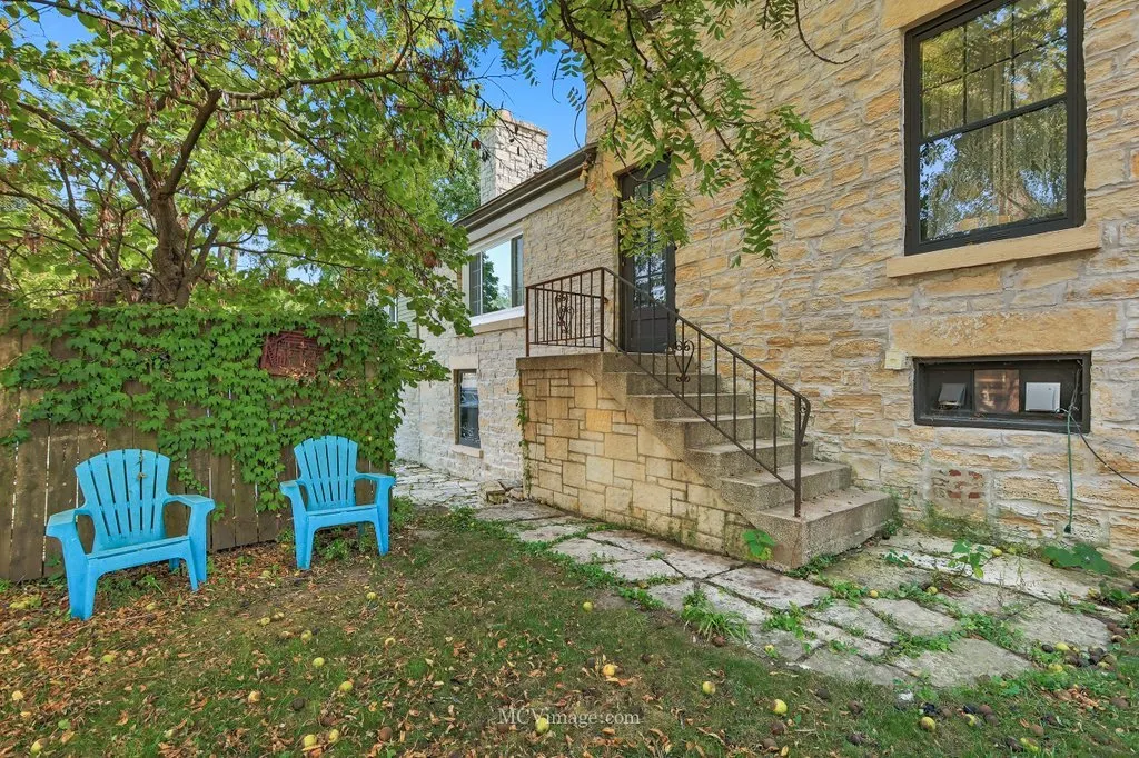 814 S Washington Street IL