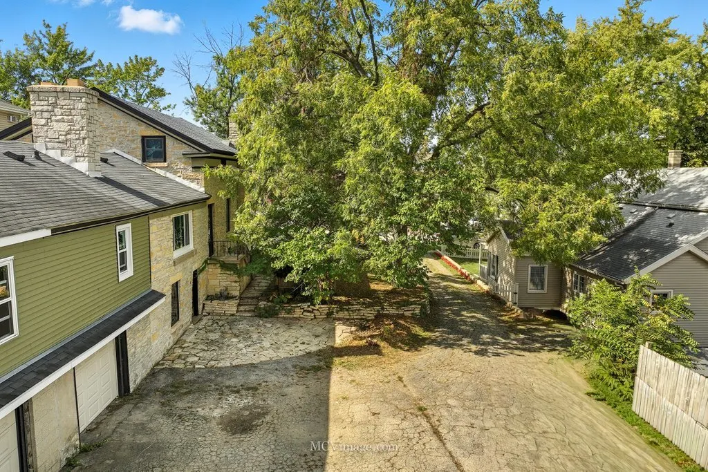 814 S Washington Street IL