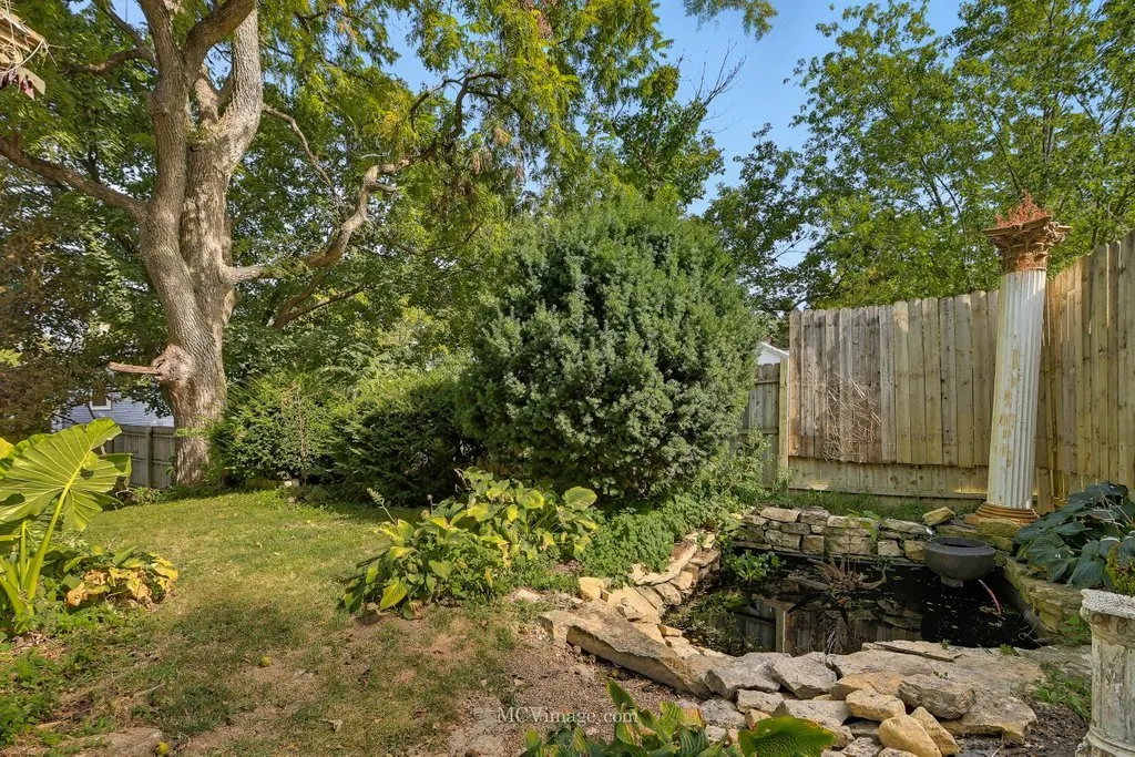 814 S Washington Street IL