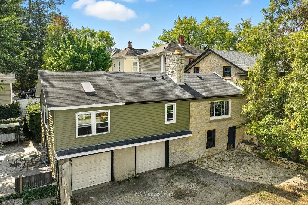 814 S Washington Street IL