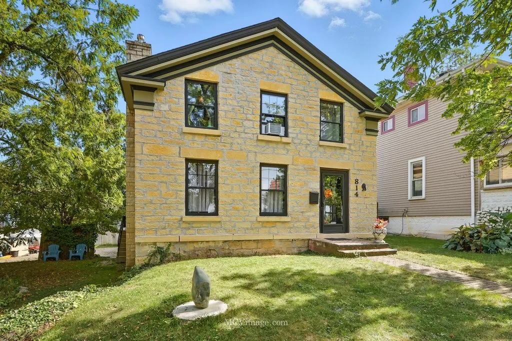 814 S Washington Street IL
