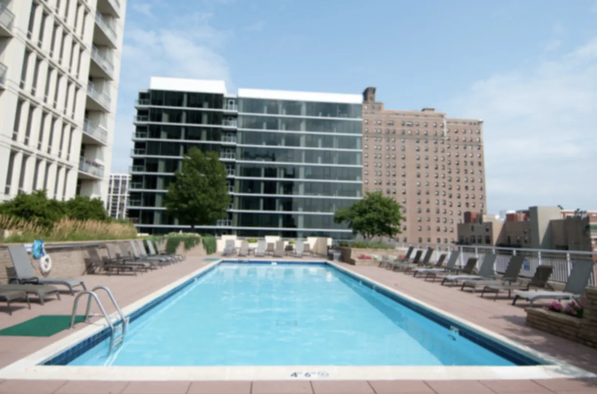 1400 S Michigan Avenue 2004 IL
