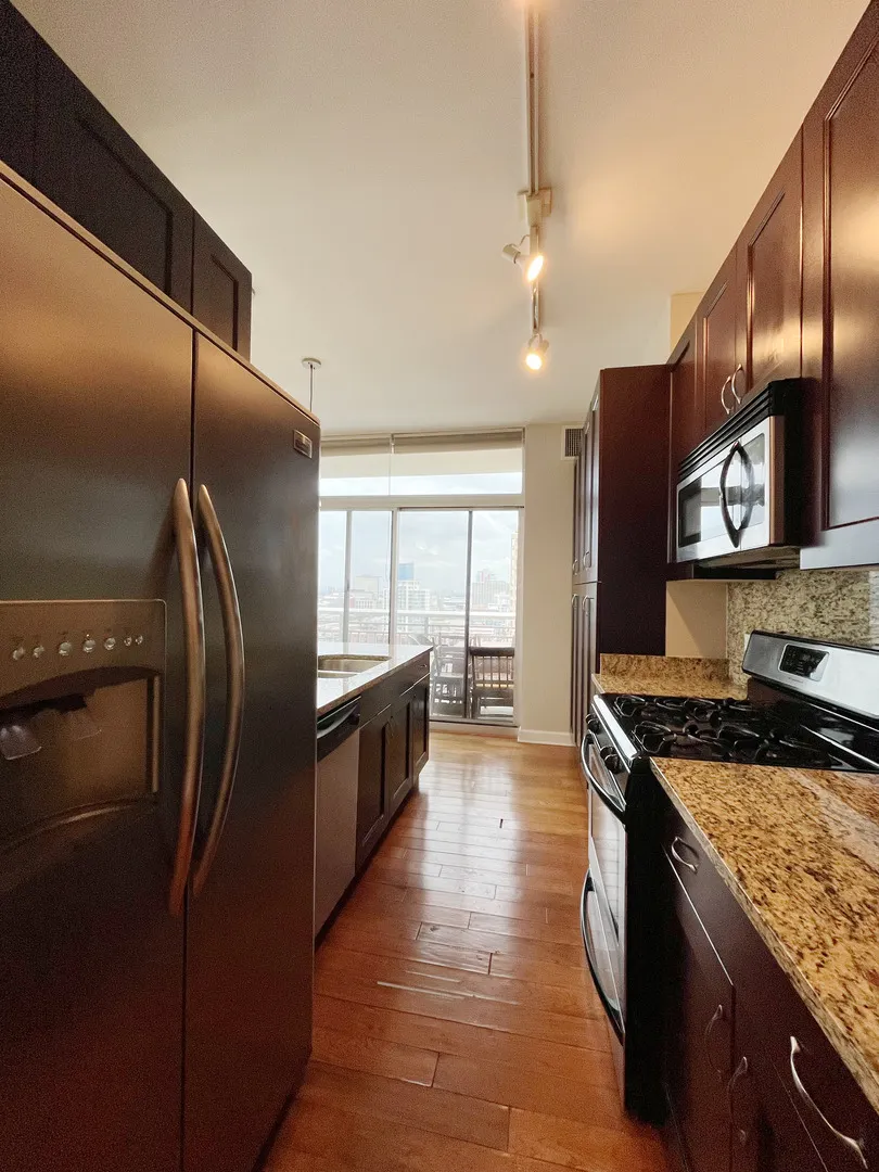 1400 S Michigan Avenue 2004 IL