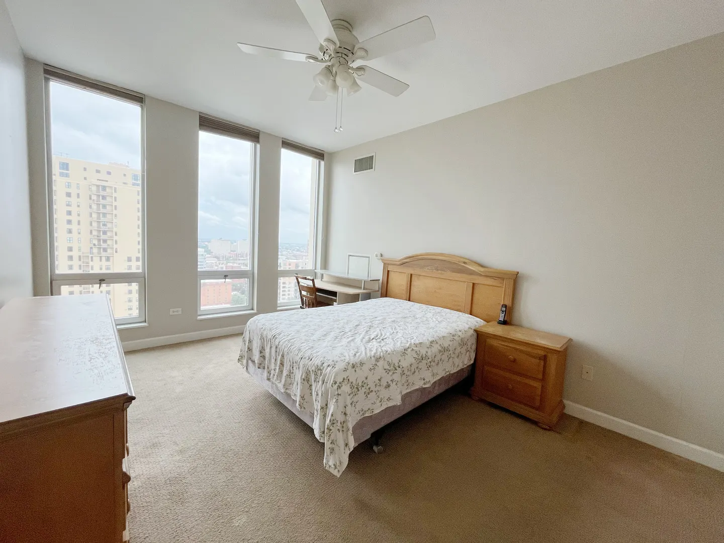 1400 S Michigan Avenue 2004 IL