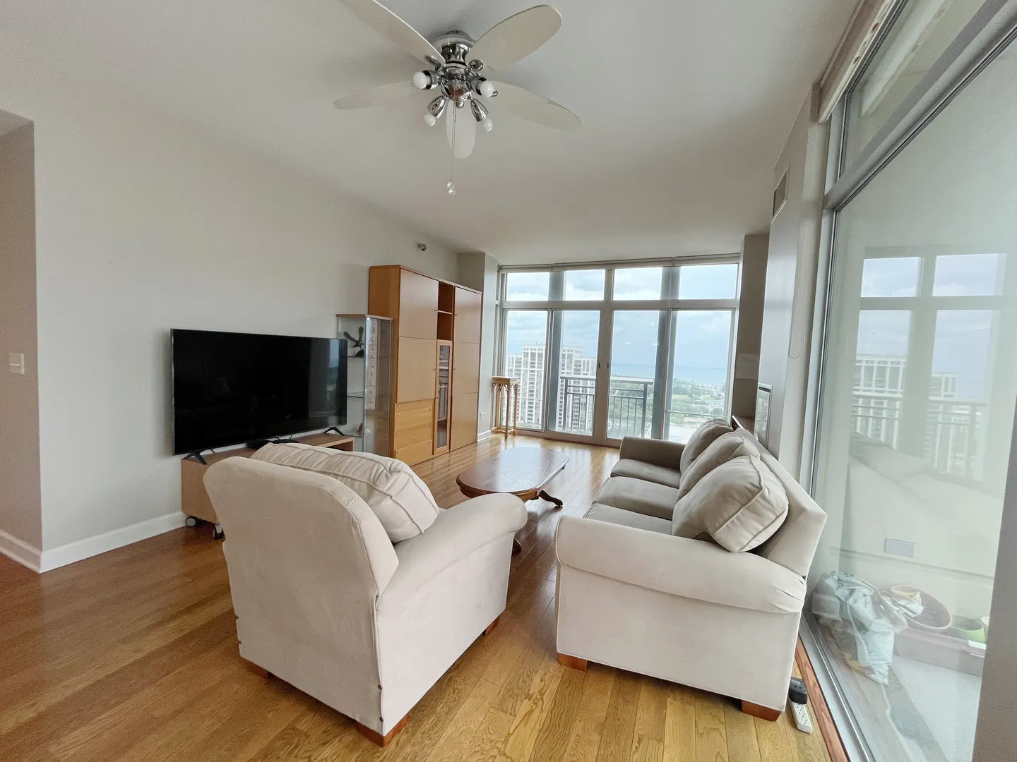 1400 S Michigan Avenue 2004 IL