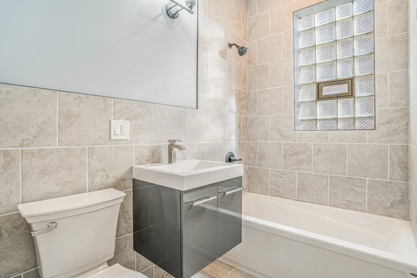 3736 W Cermak Road IL