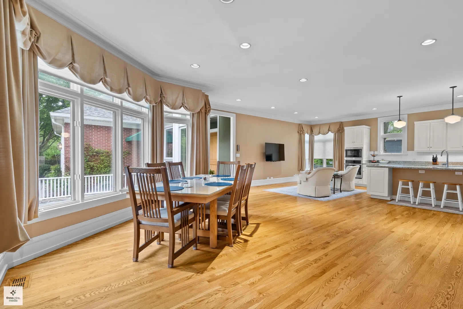 1133 Manor Drive IL