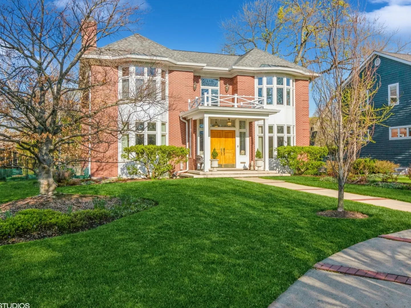 1133 Manor Drive IL