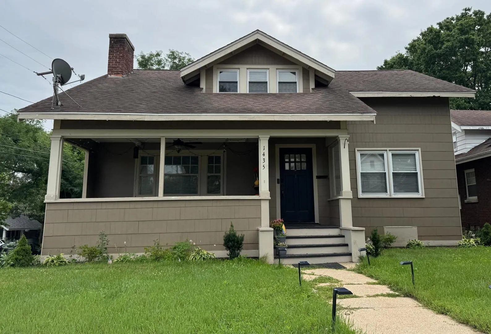 1435 Post Avenue IL