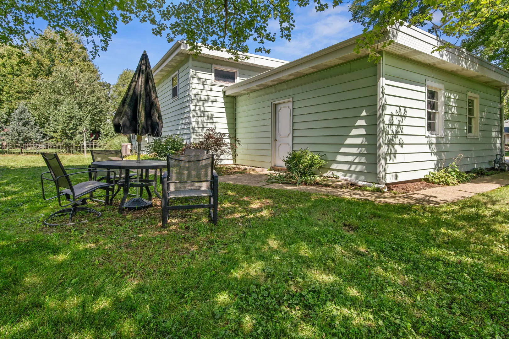 311 Roberts Lane IL