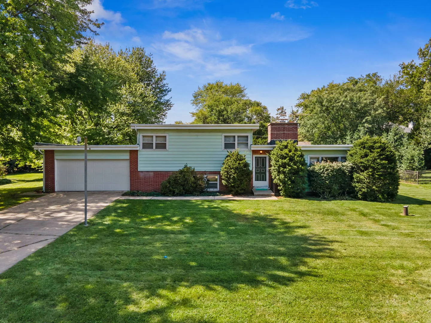 311 Roberts Lane IL