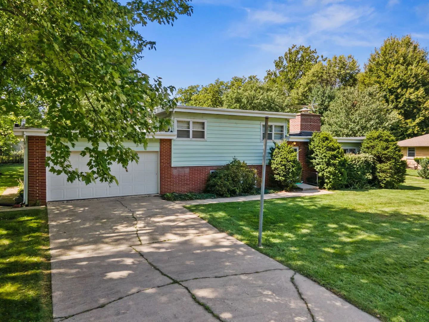 311 Roberts Lane IL
