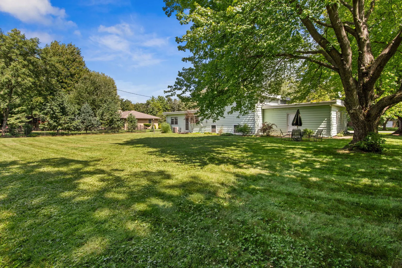 311 Roberts Lane IL