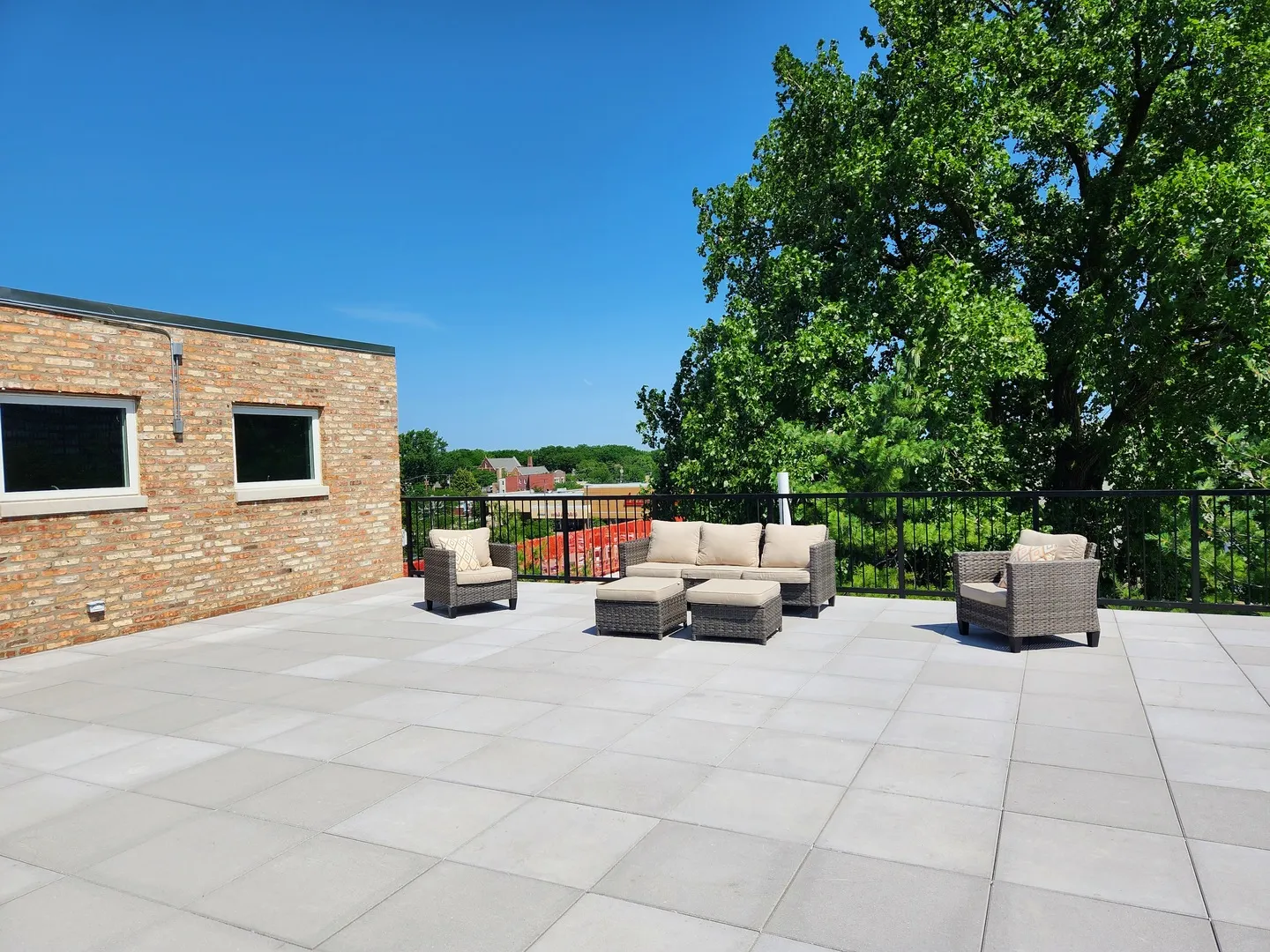 5240 N Winthrop Avenue 402 IL