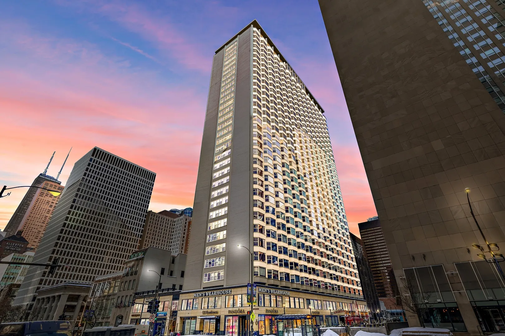 535 N MICHIGAN Avenue 1009 IL