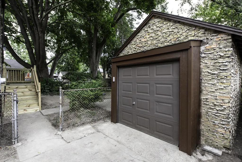 1335 Chestnut Street IL