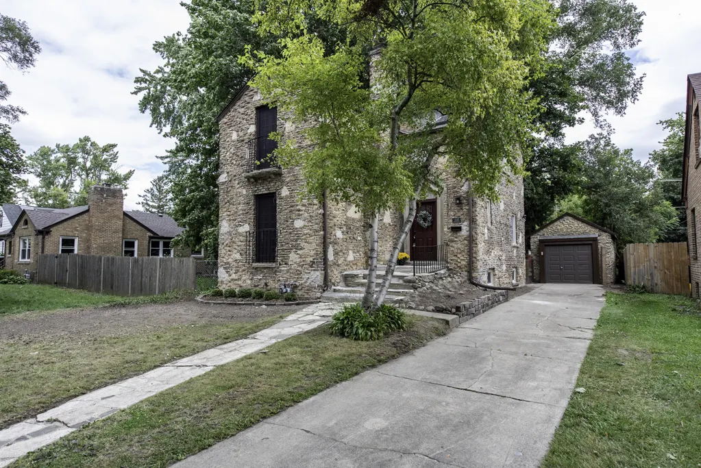 1335 Chestnut Street IL