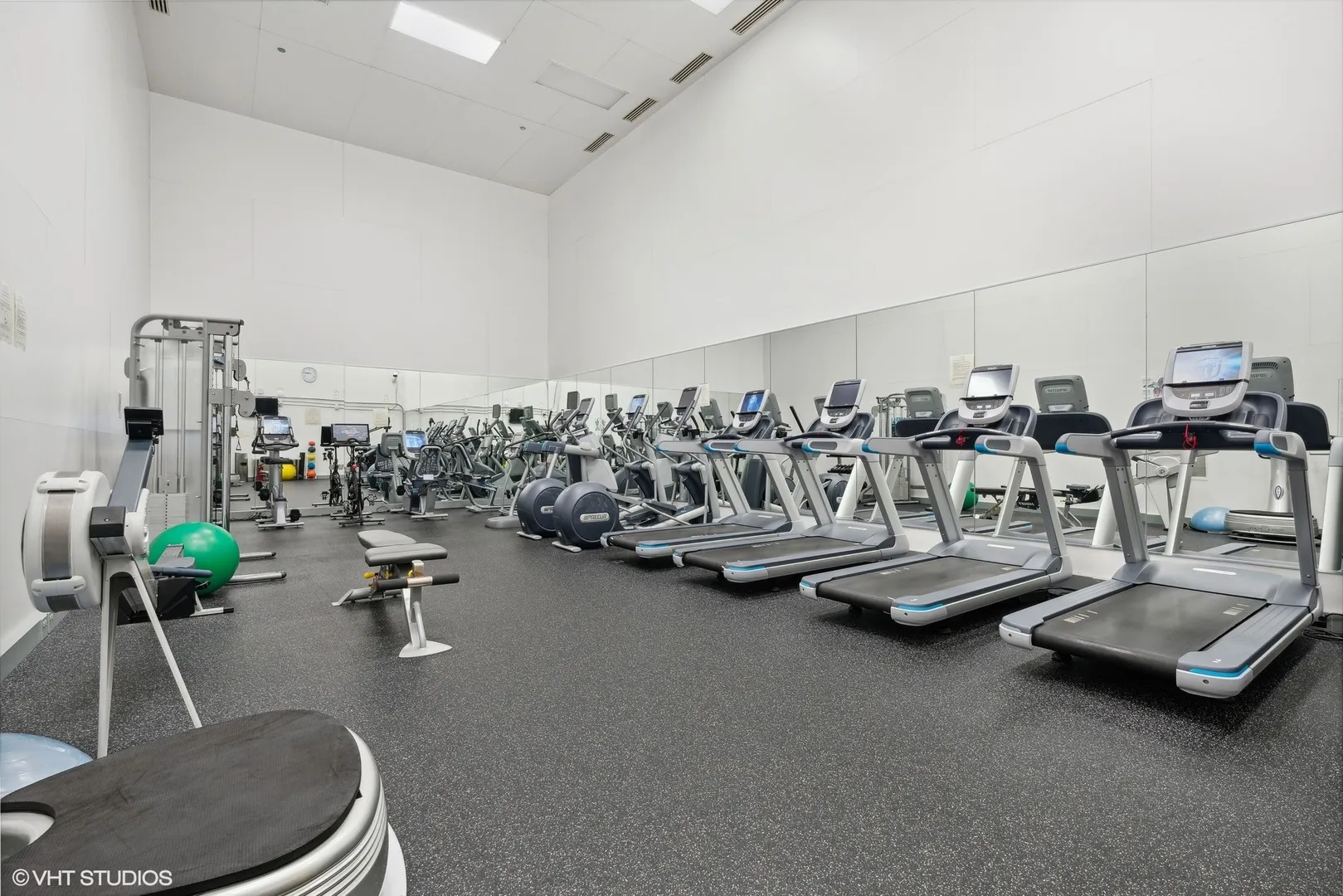 161 E Chicago Avenue 43G IL