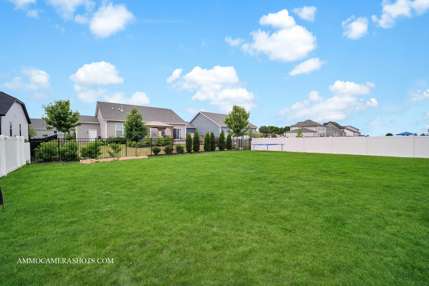 531 Larkspur Lane IL