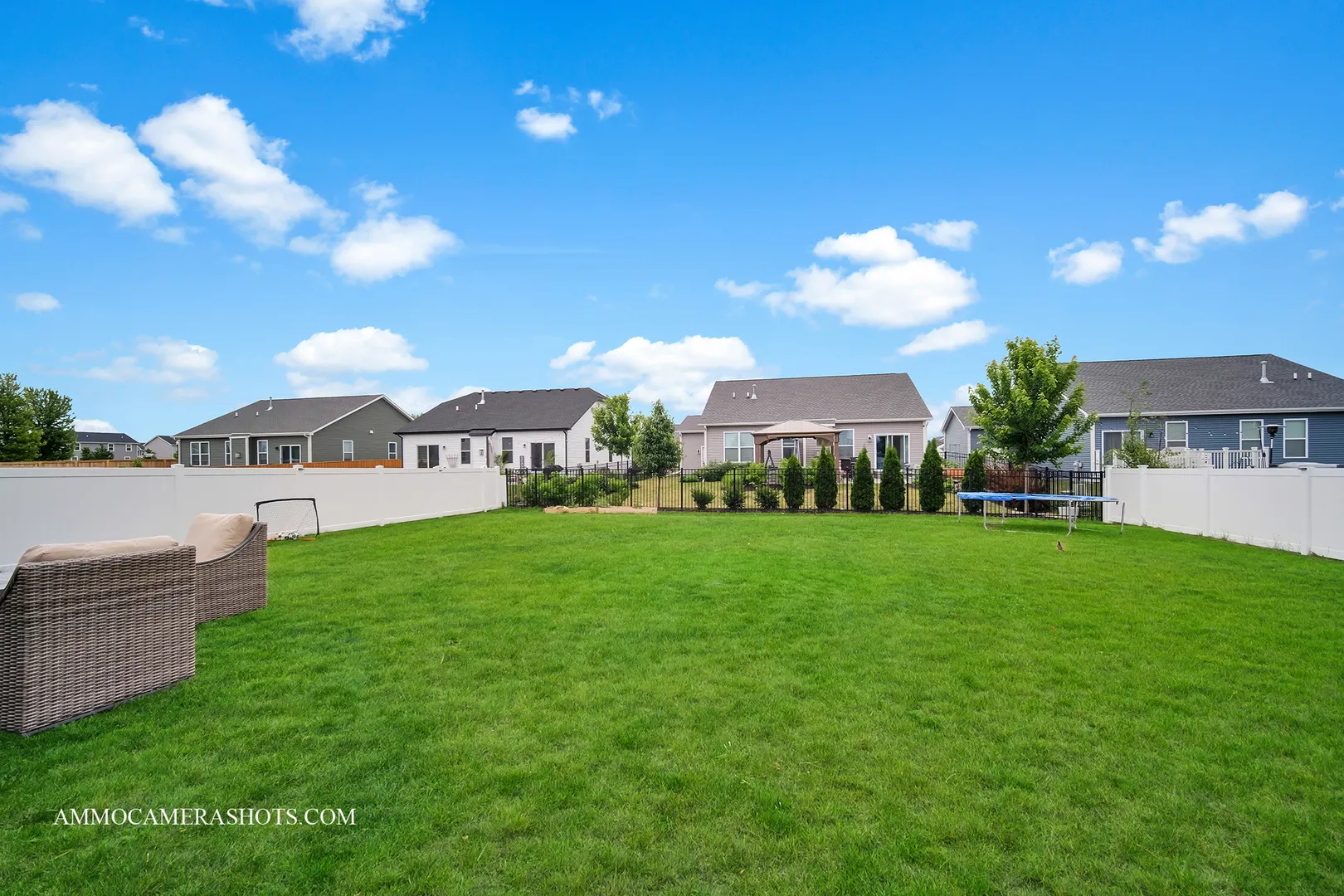 531 Larkspur Lane IL
