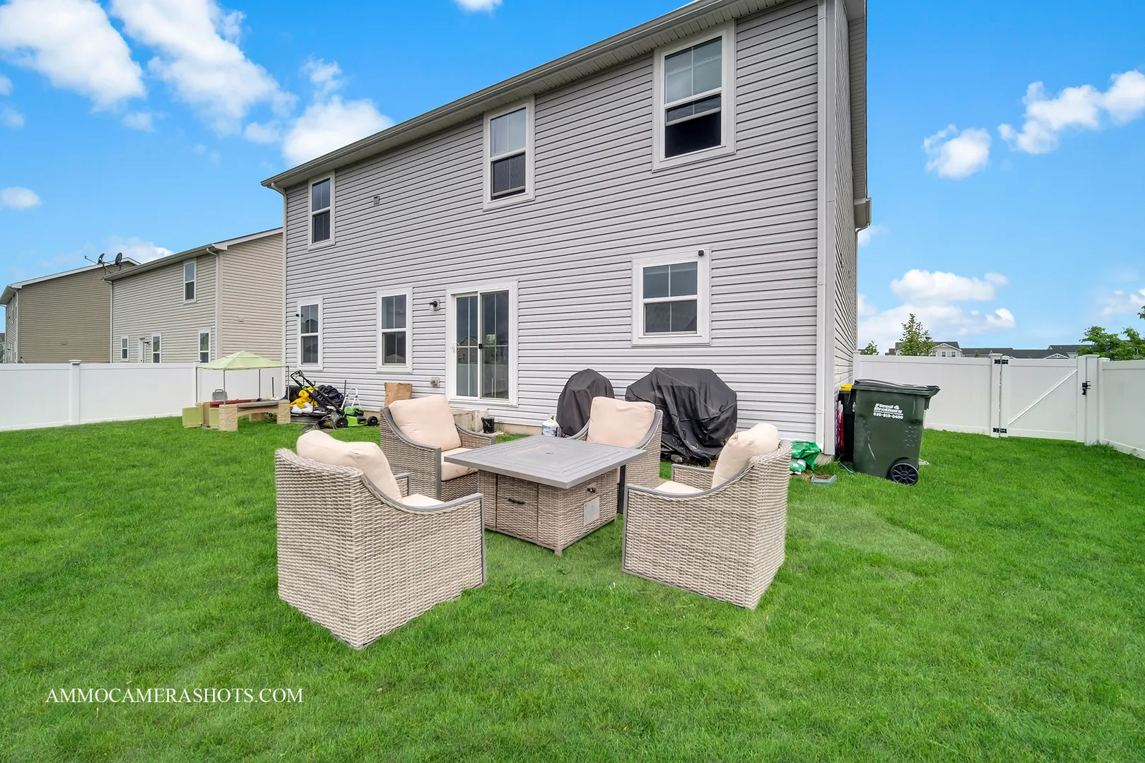 531 Larkspur Lane IL