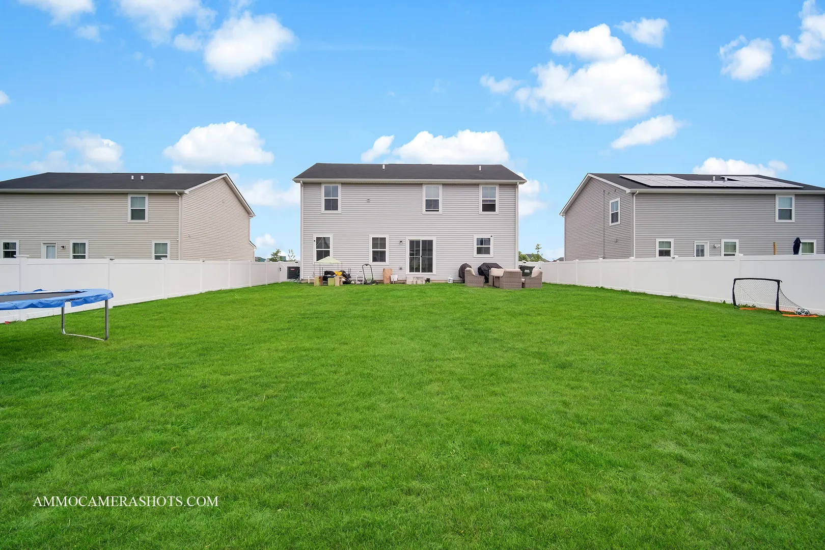 531 Larkspur Lane IL