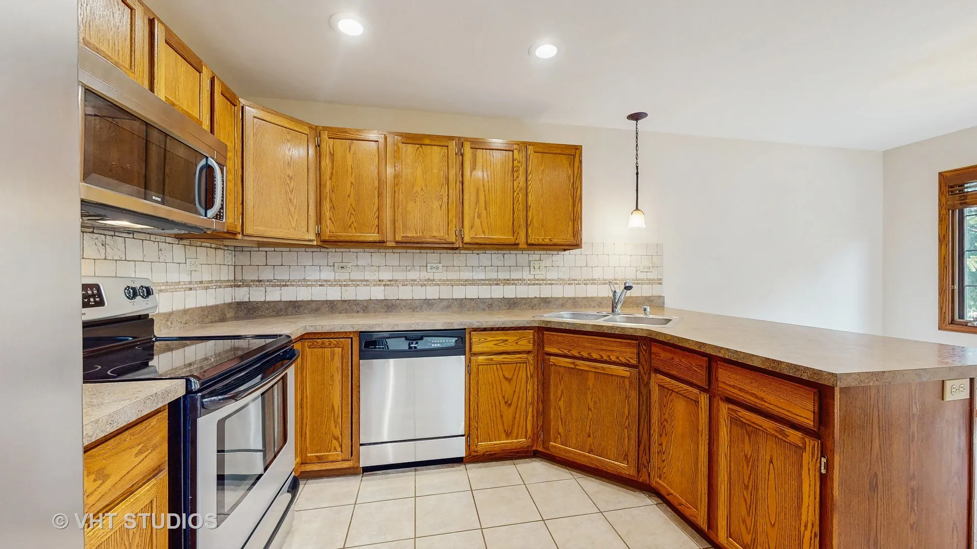 542 Silver Aspen Circle IL
