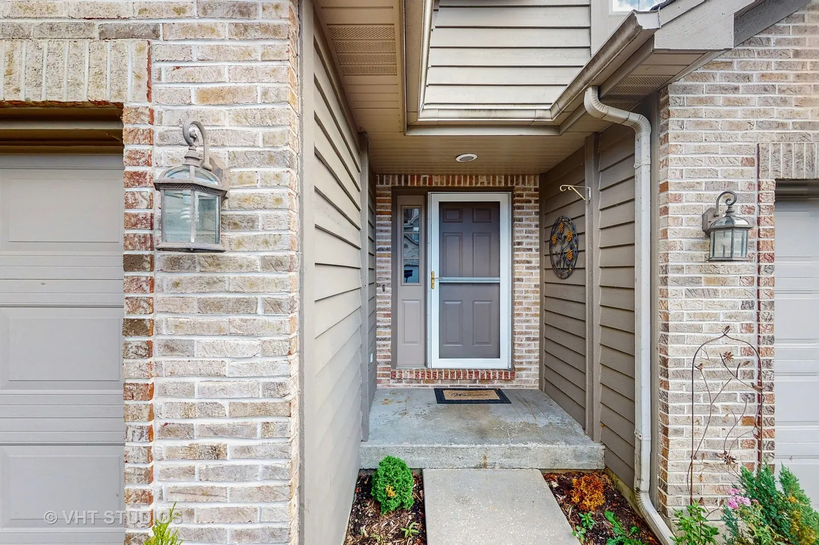 542 Silver Aspen Circle IL