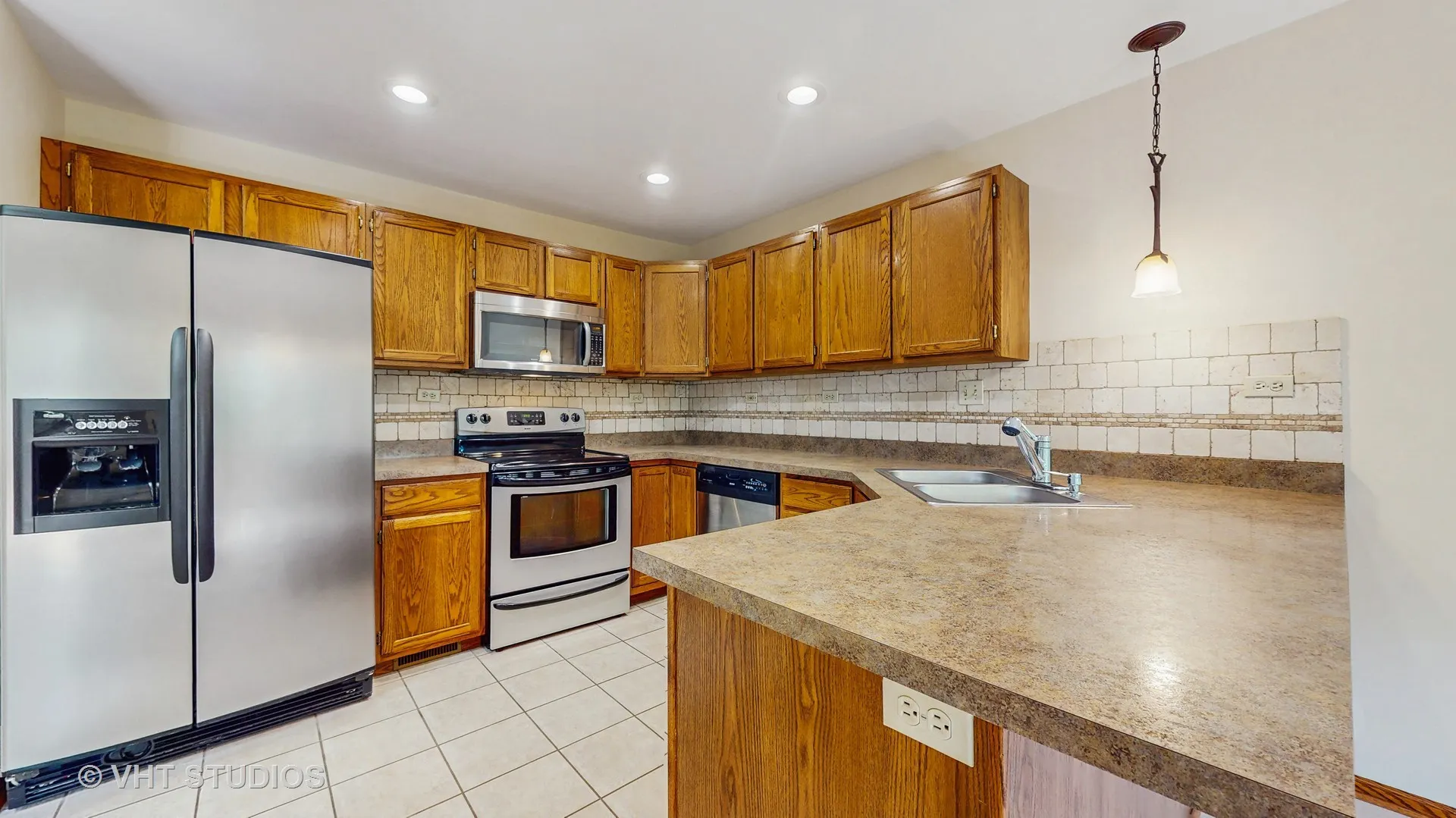 542 Silver Aspen Circle IL