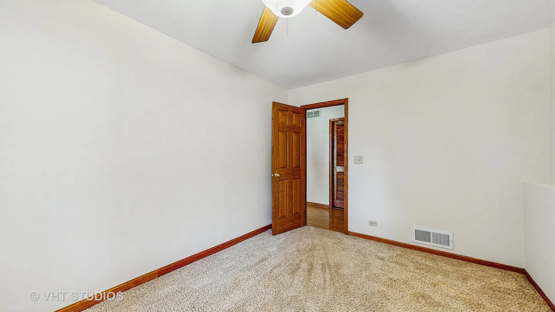 542 Silver Aspen Circle IL