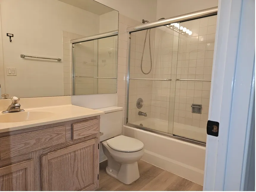 519 WOODCREST Drive IL