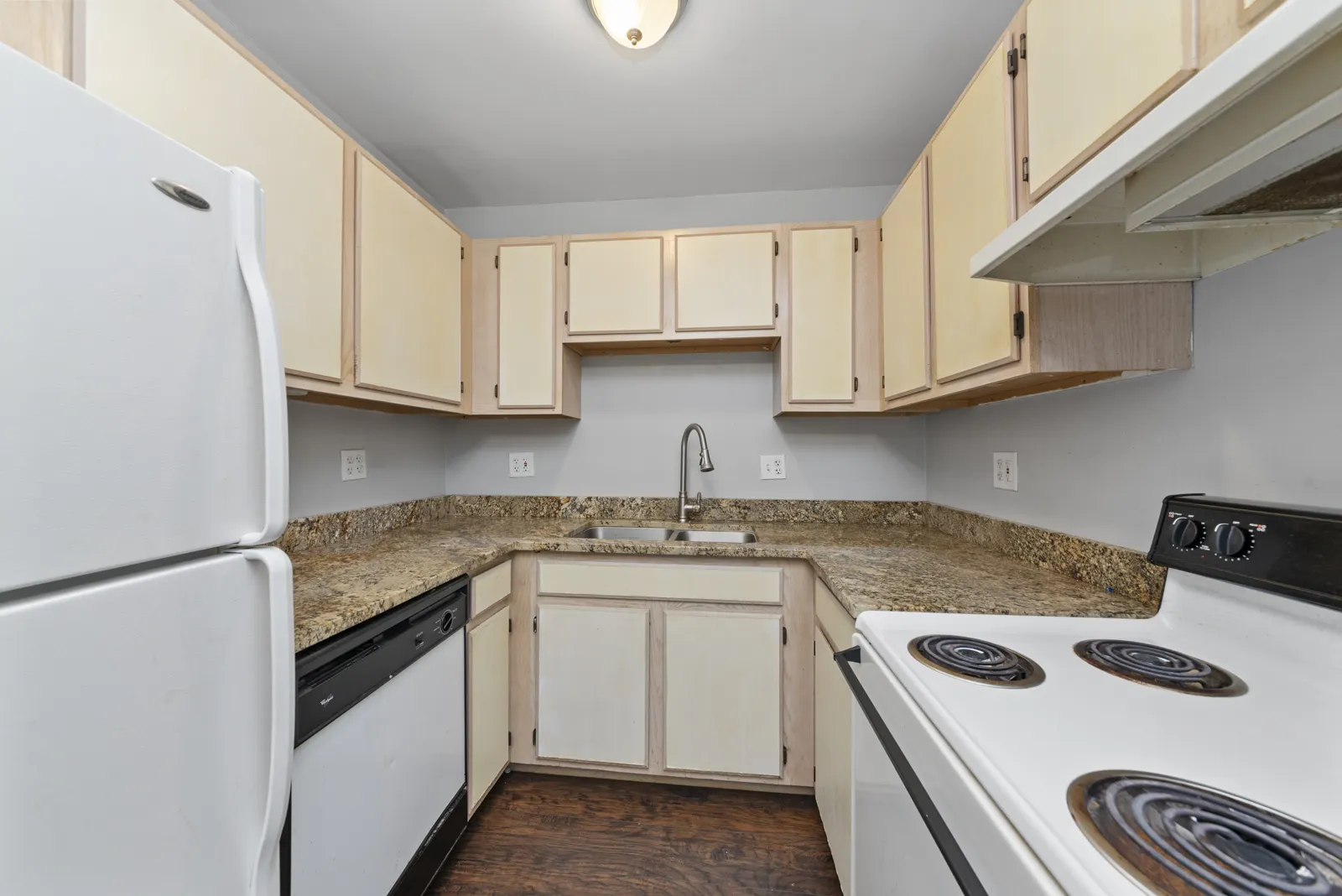 2400 Light Road 212 IL