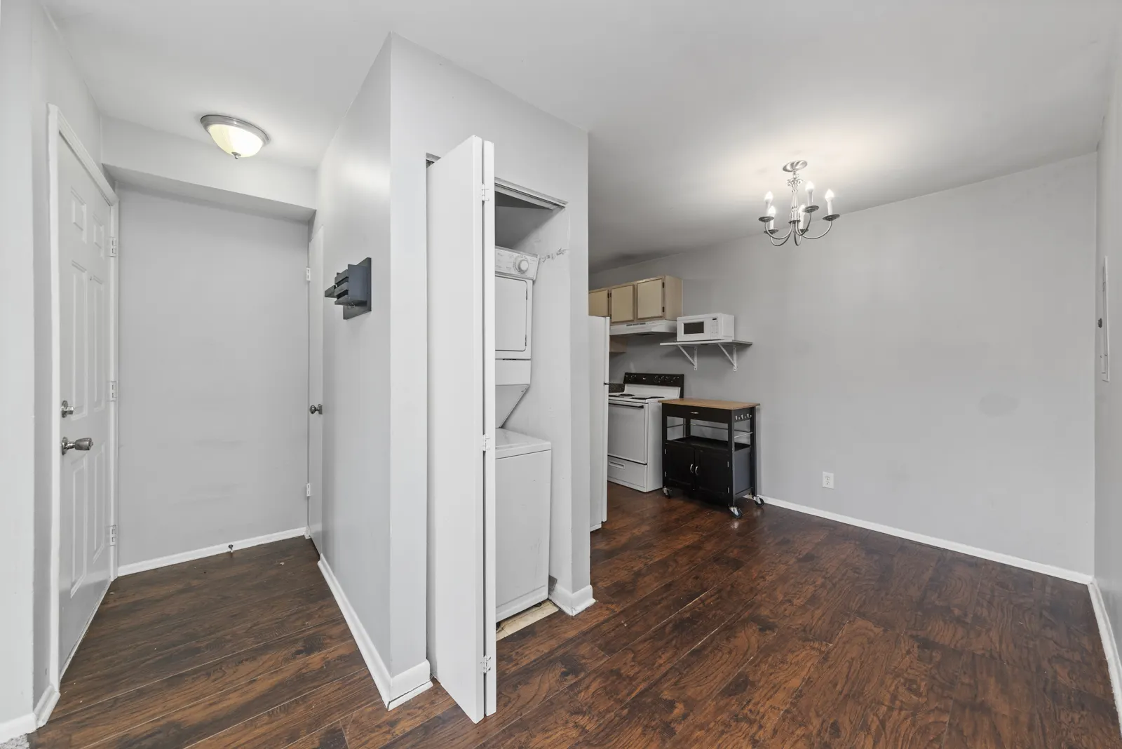 2400 Light Road 212 IL