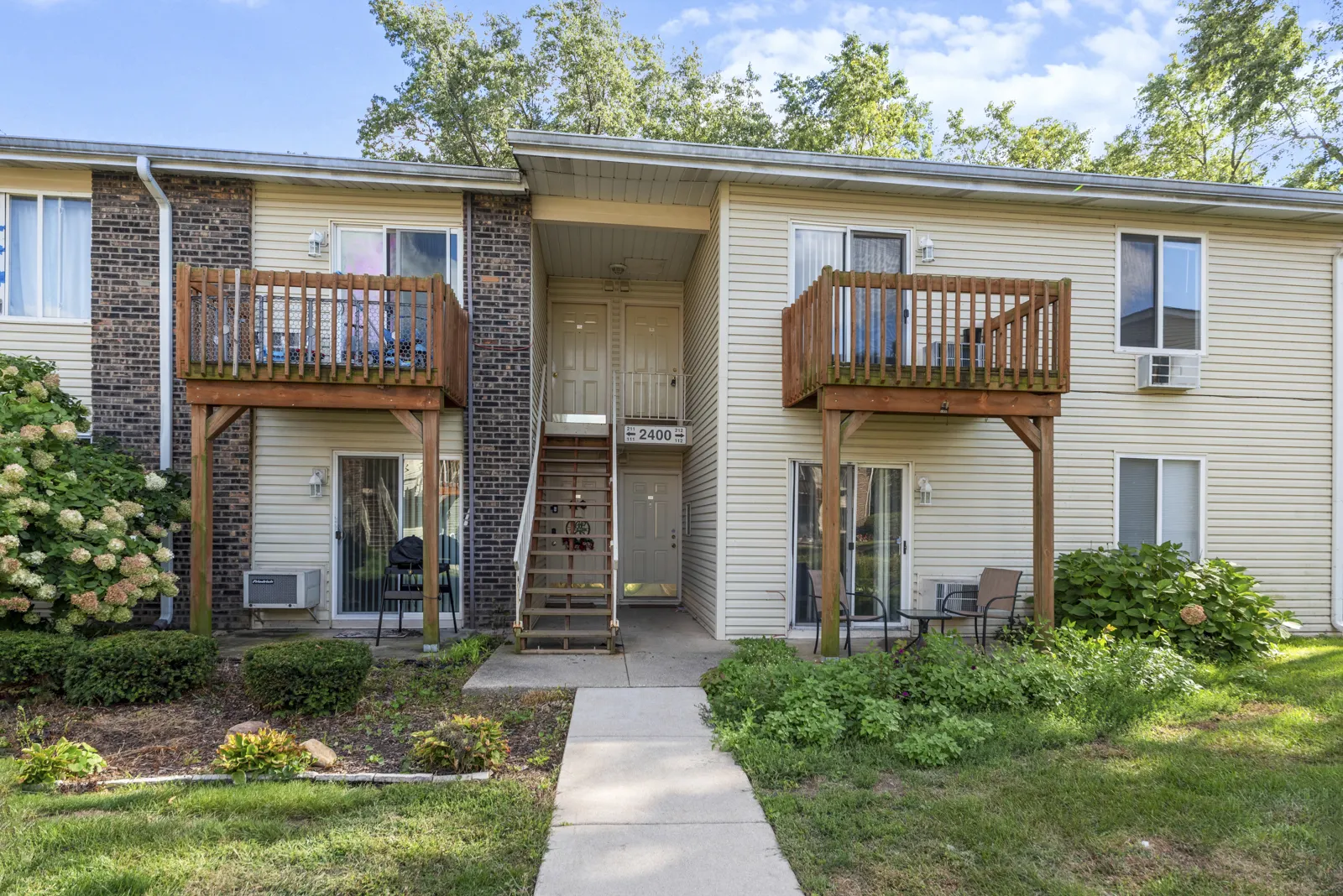 2400 Light Road 212 IL