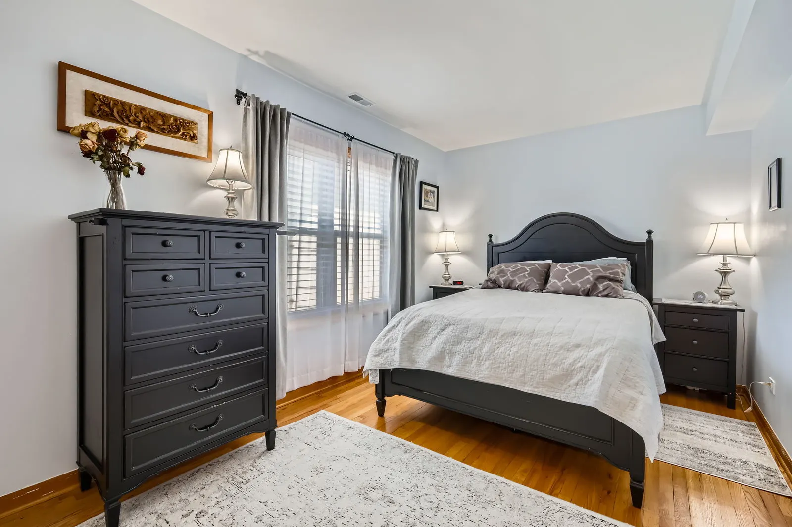 28 S 6th Avenue 1D IL