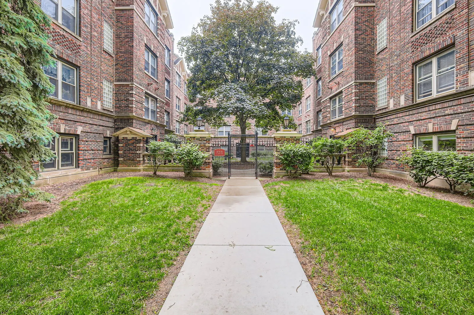 28 S 6th Avenue 1D IL