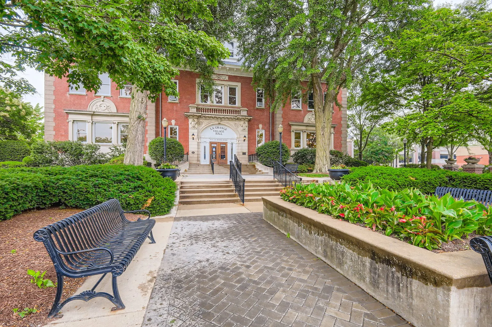 28 S 6th Avenue 1D IL