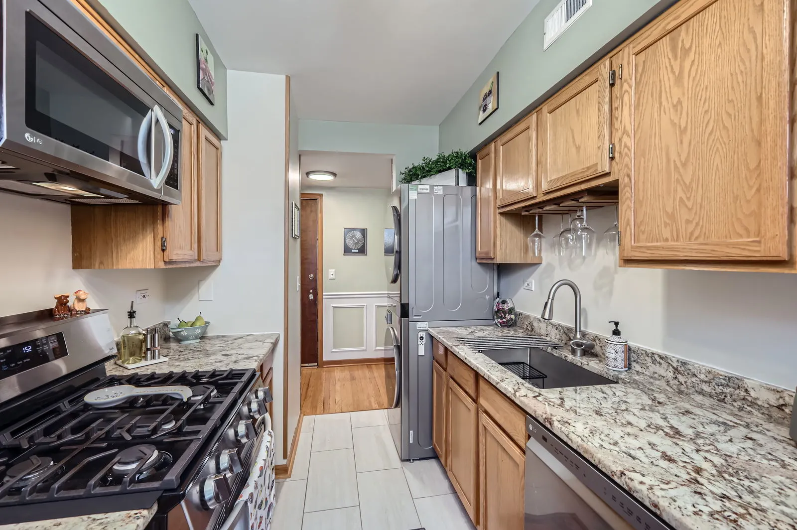28 S 6th Avenue 1D IL