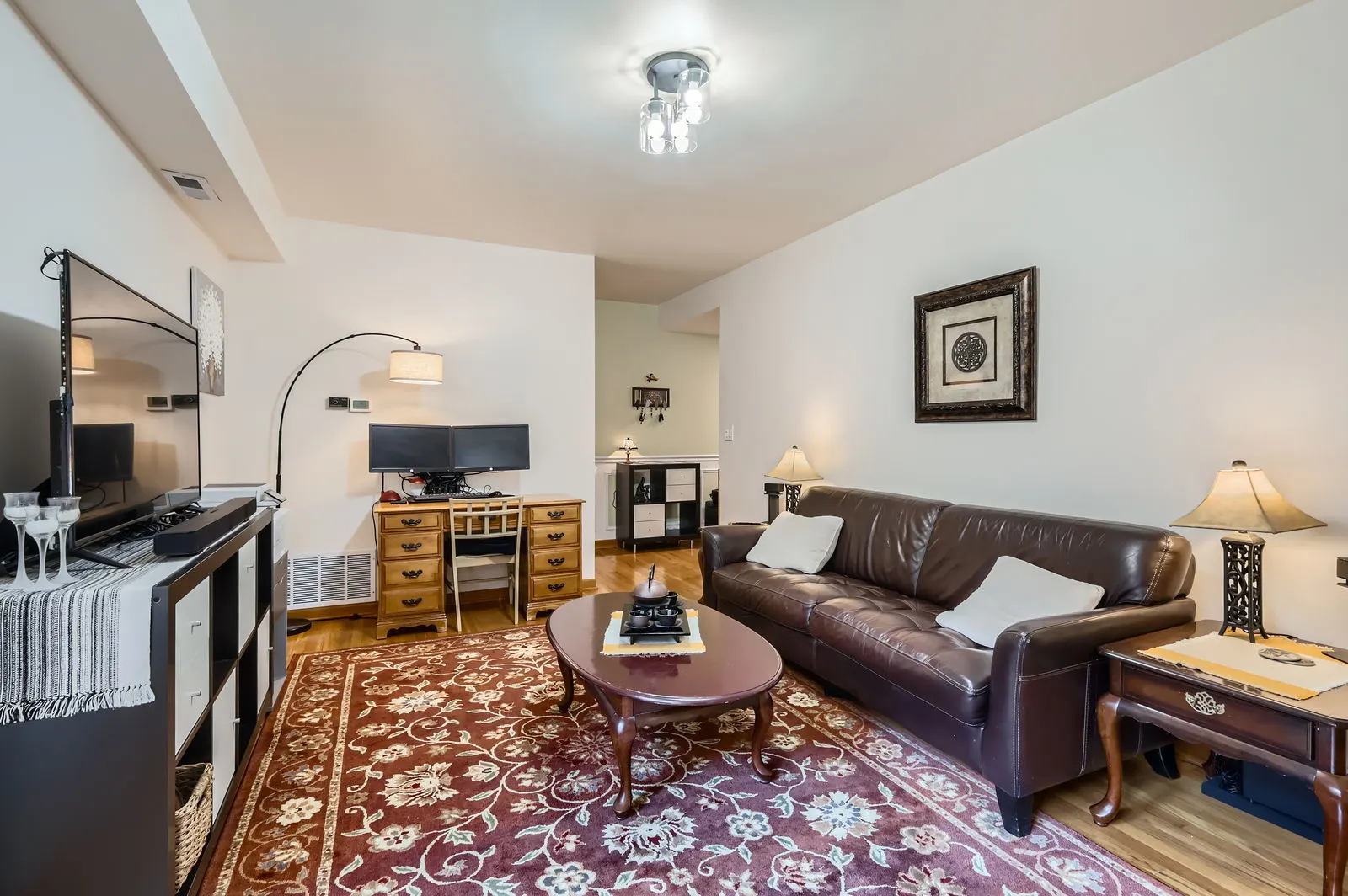 28 S 6th Avenue 1D IL