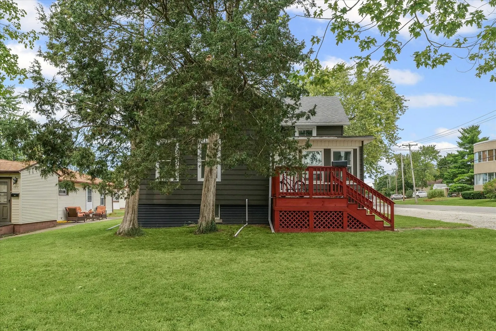 389 E Summer Street IL