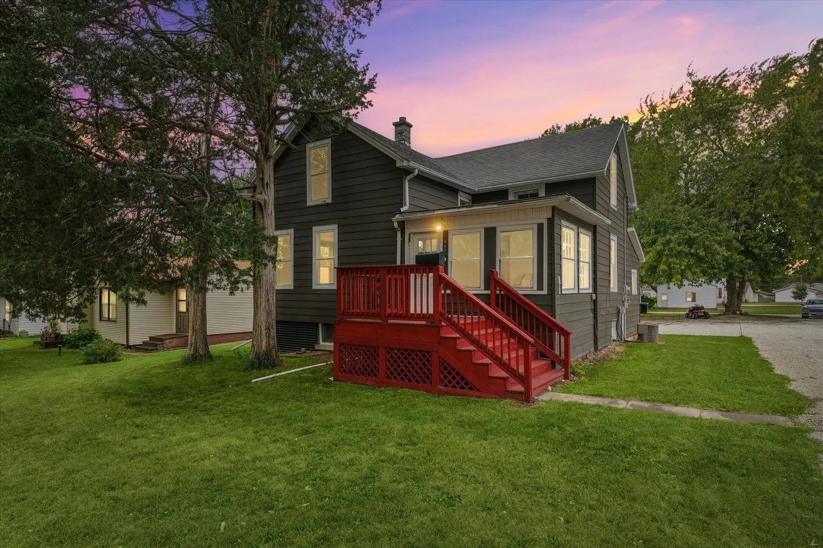 389 E Summer Street IL