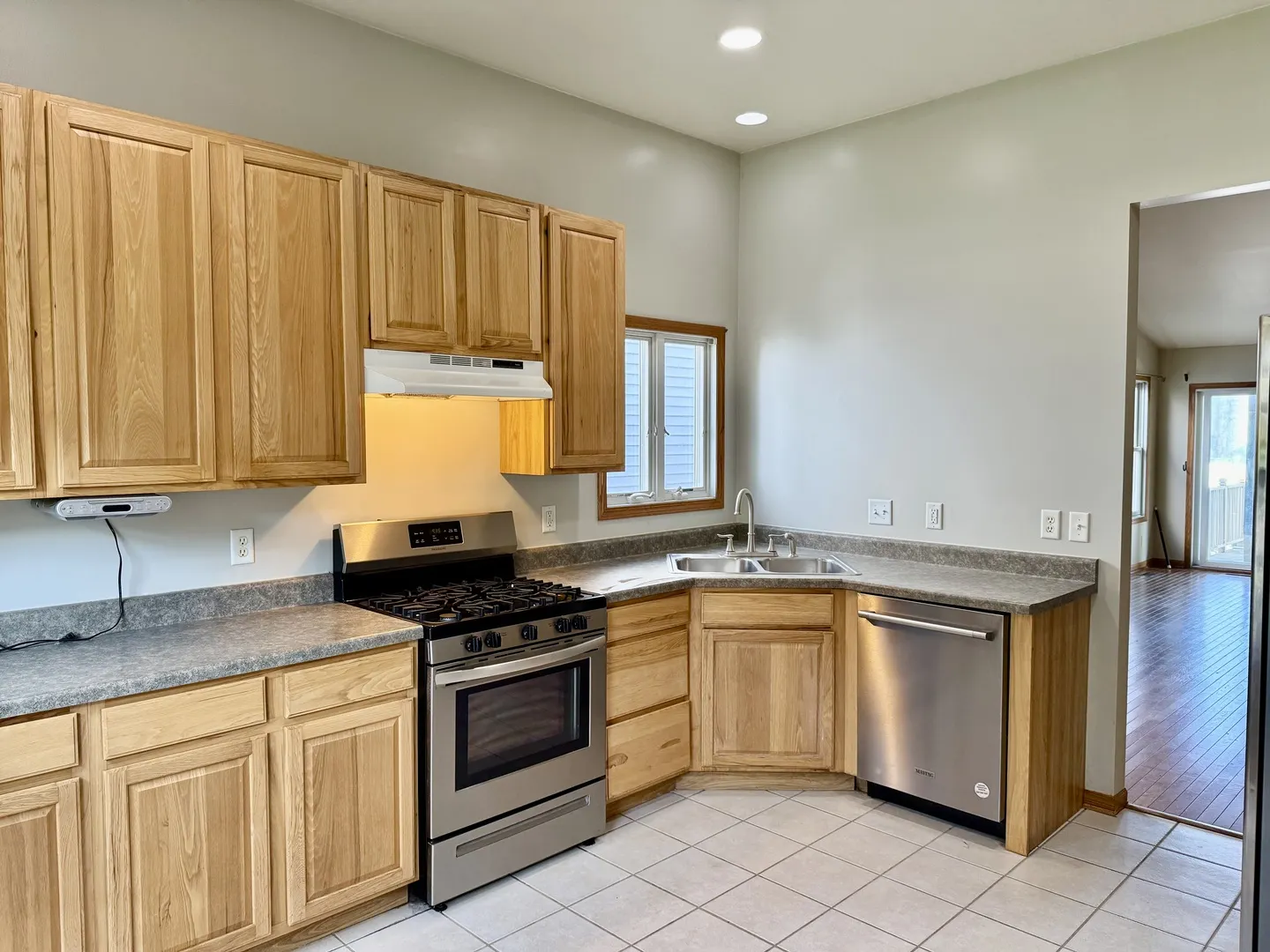 317 Plymouth Court IL