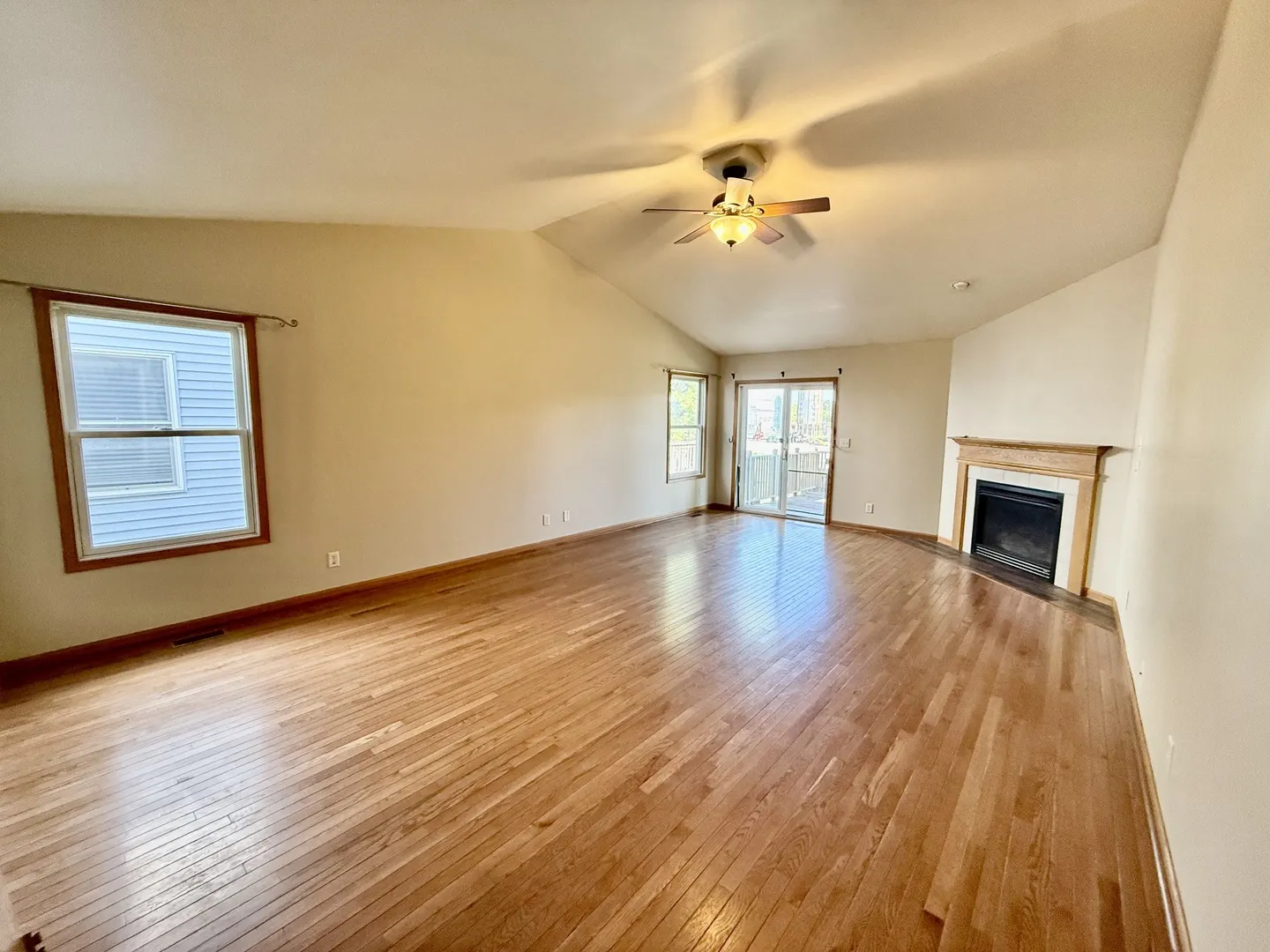 317 Plymouth Court IL