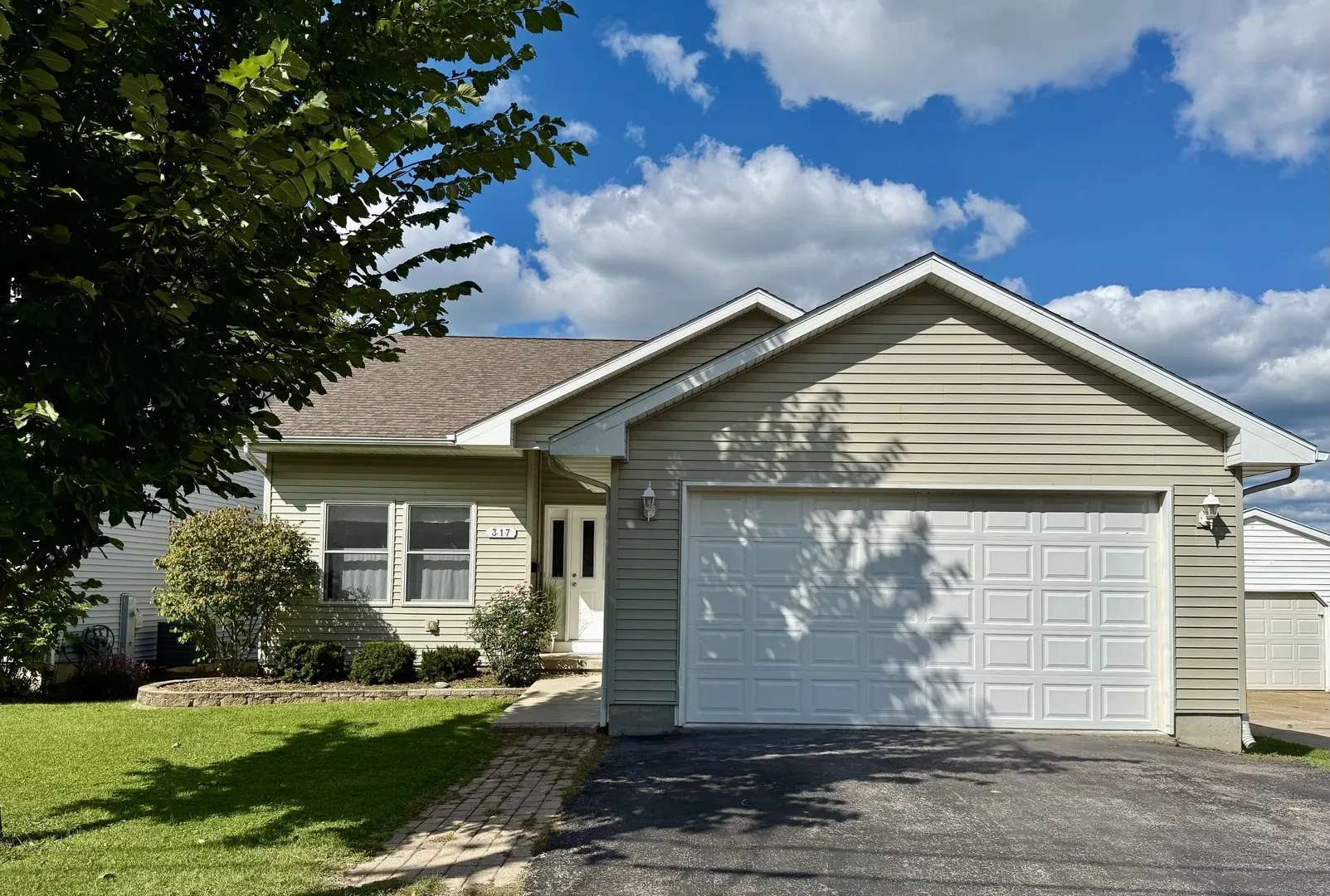 317 Plymouth Court IL