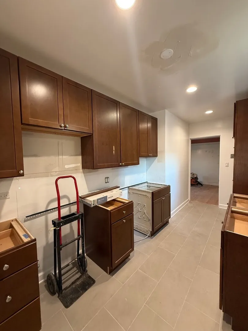 2300 W Sunnyside Avenue 3E IL