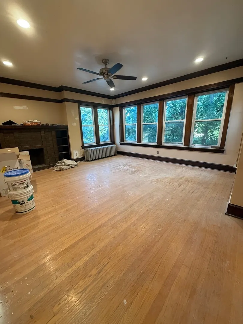 2300 W Sunnyside Avenue 3E IL