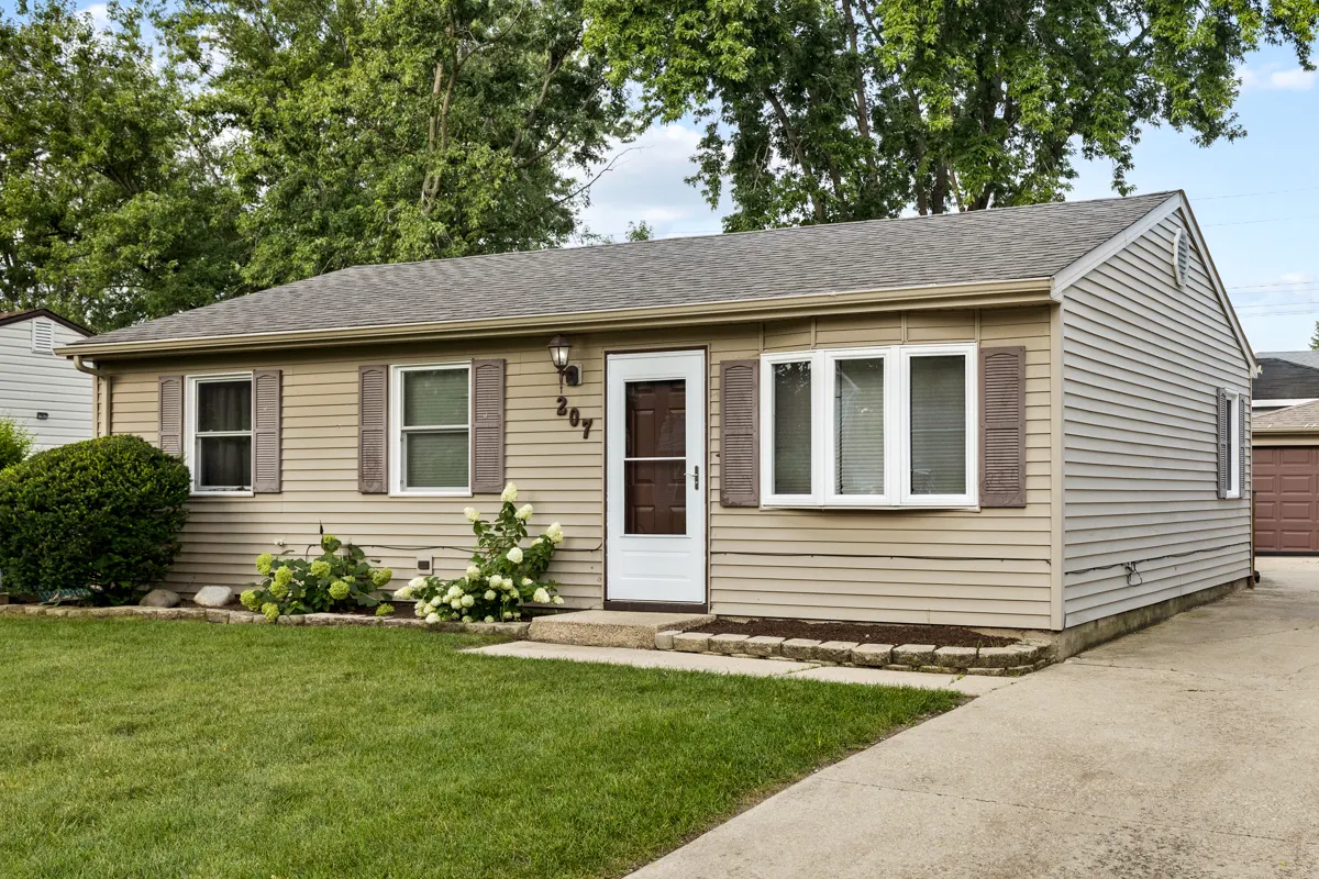 207 Hampdon Court IL