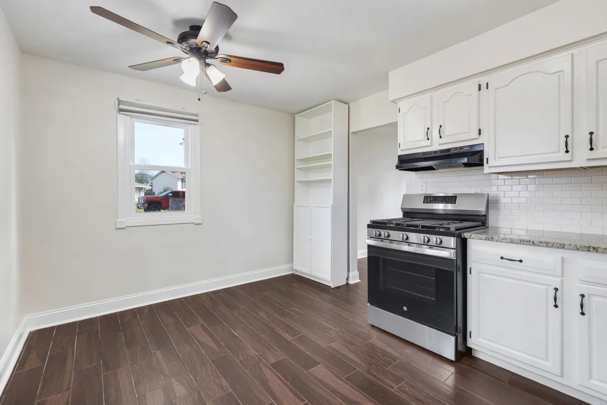 207 Hampdon Court IL
